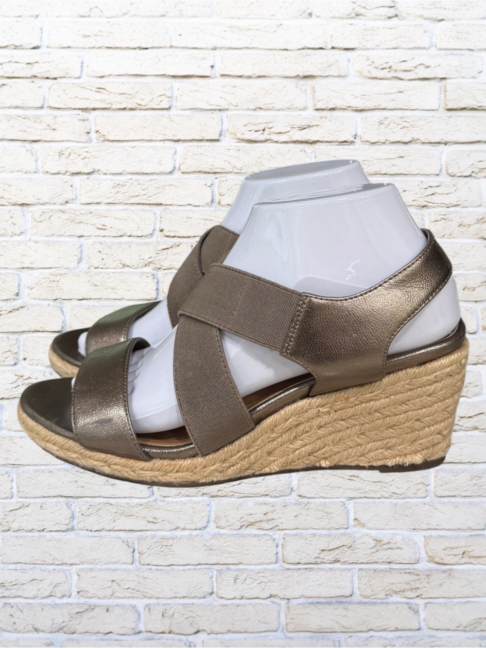 Vionic Woven Espadrille Wedge Sandals in Metallic Taupe - Ainsleigh - Size 7.5